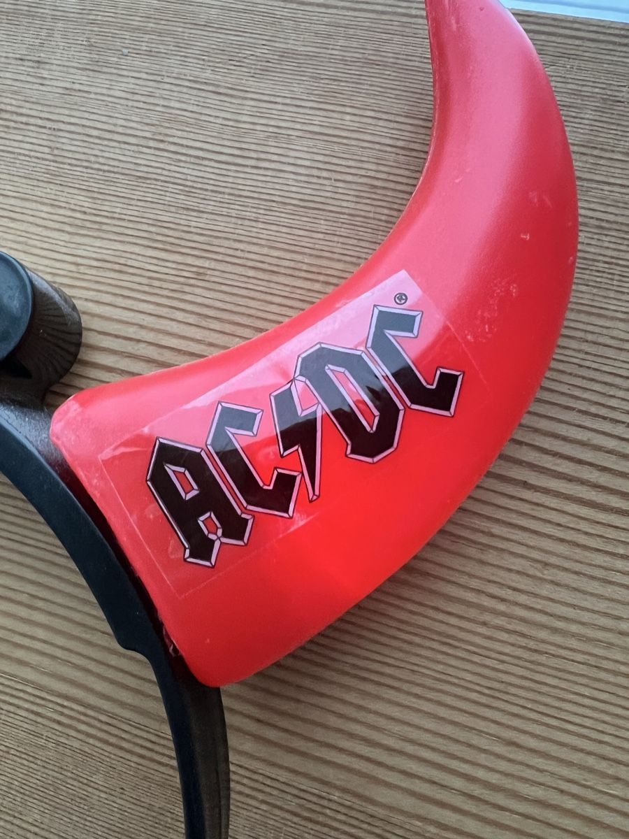 Alle Dekorationen: AC/DC Leuchthörner  – Gebraucht aus Sevelen von Ritiplampi 2