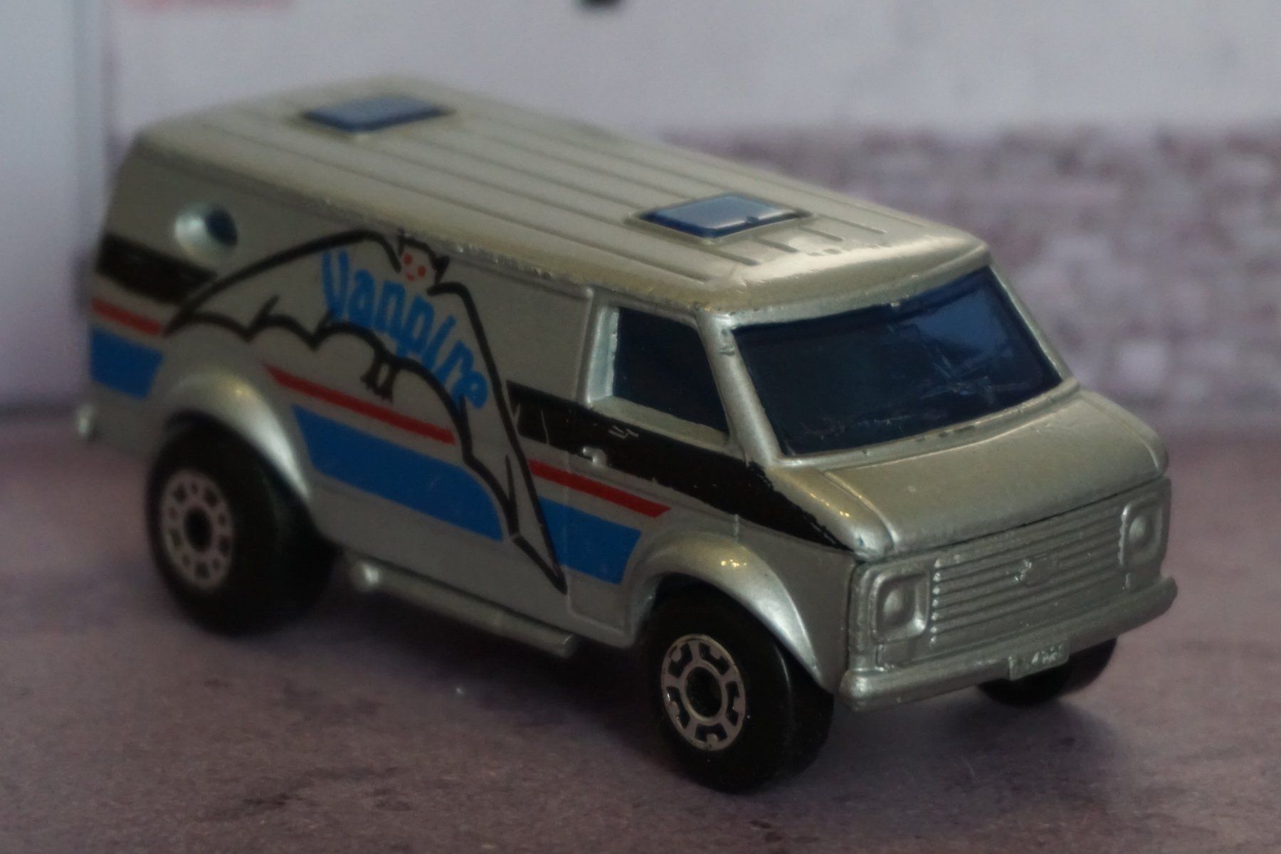 Matchbox Modellini d'auto: Matchbox Chevy Van Vanpire ALT COOL !!!!!!!!!!!!!! – Usato da Reiden venduto da Doppeldecker69
