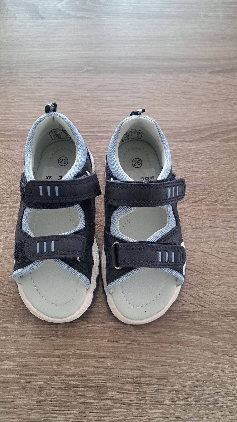 Schuhe für Jungen: Sandalen für Kinder – Neu und originalverpackt aus Buchs SG von VitaliiKu