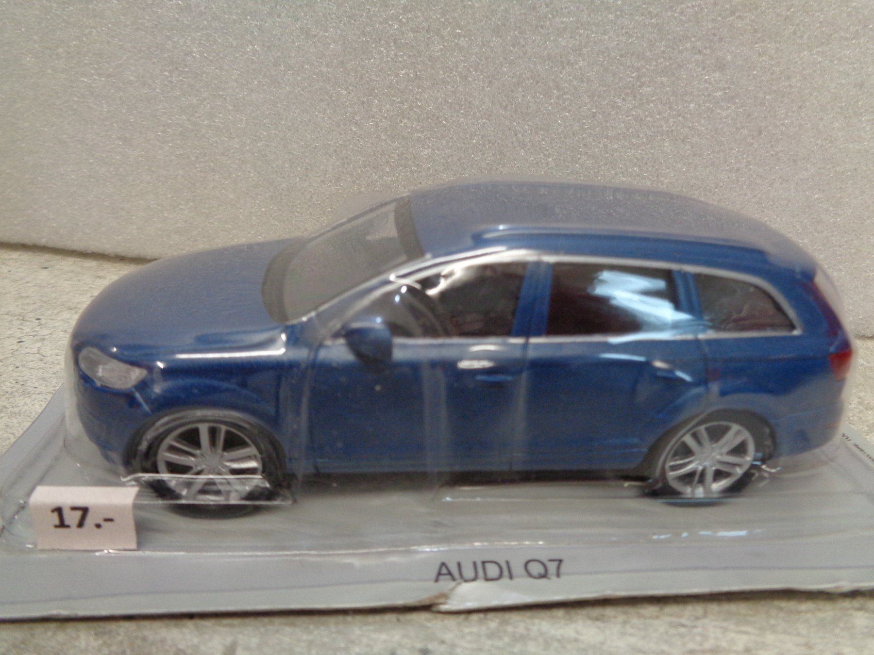 Audi Modellini d'auto: Ist 1:43 Audi Q7 – Nuovo e nell'imballaggio originale da Reconvilier venduto da rallycar 1
