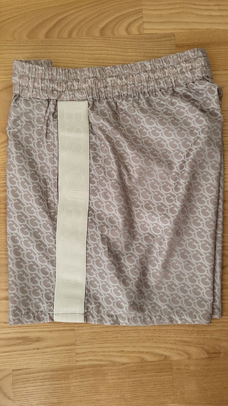 Guess Pantaloni: Shorts Guess G.M – Nuovo (secondo la descrizione) da Muttenz venduto da Igma 4