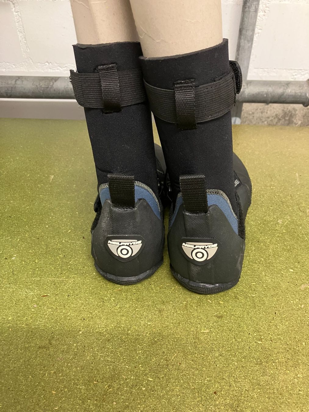 Herrenschuhe: Neoprenschuhe Neilpryde – Neu (gemäss Beschreibung) aus Lenk im Simmental von Jrg7410 1