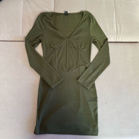 Kleid Gr. XS in Olivgrün 
