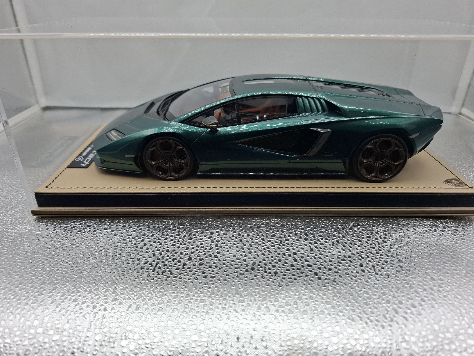 Lamborghini Modellini d'auto: MR Lamborghini Countach 1:18 – Nuovo e nell'imballaggio originale da Gipf-Oberfrick venduto da Edii45