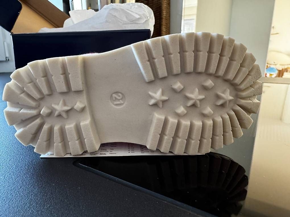 Scarpe per ragazze: Mädchen Boots Fila, Grösse 21 – Usato da Langenthal venduto da InteriorN 3