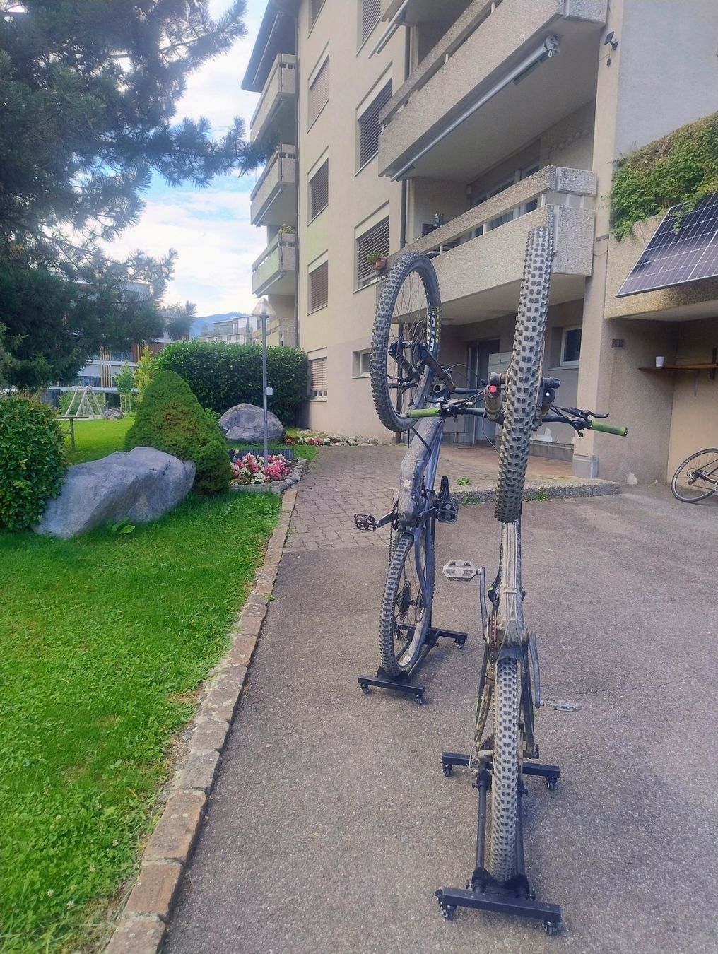 Veloständer: Platzsparender Home Veloständer – Neu und originalverpackt aus Seewen SZ von MatthiasF02 5