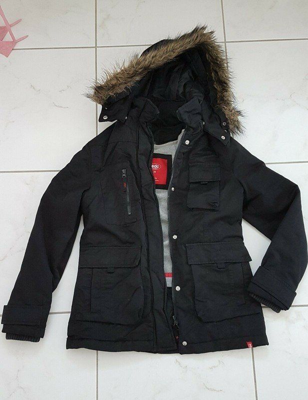 Esprit Mäntel: Esprit Winter Parka Gr. XS Schwarz – Gebraucht aus Münchwilen TG von DieVierVilas