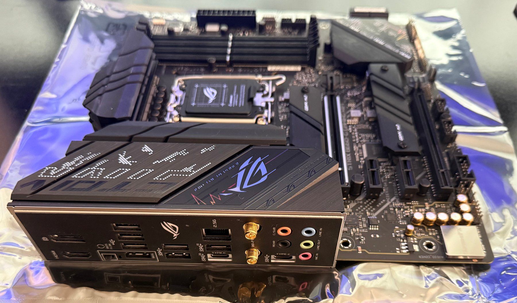 Asus Mainboards: Asus Strix B660-G Mainboard – Gebraucht aus Winterthur von Natelnummer 1