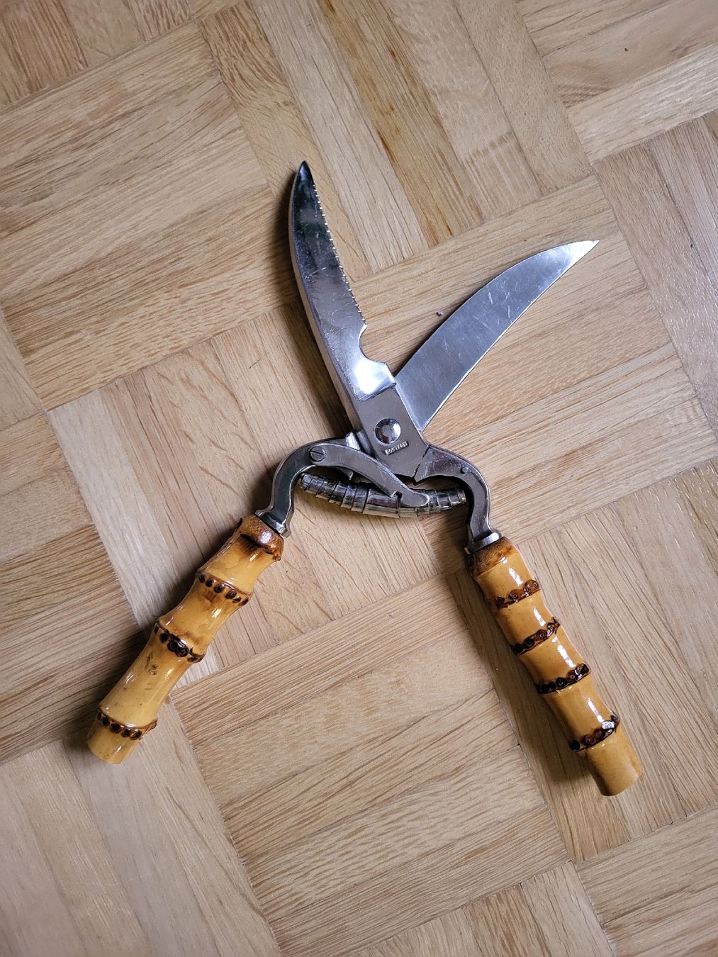 Küchenmesser: Geflügelschere mit Bambusgriffen – Gebraucht aus stäfa von brandy66