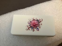 Pillenbox mit hübschem Blumenmuster, Kunststoff, neu