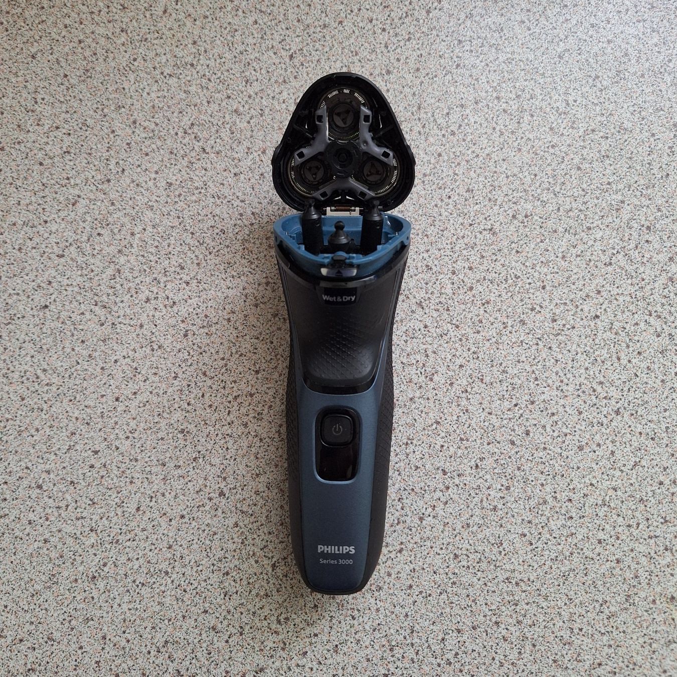 Philips Rasierapparate & Rasierklingen: Philips Series 3000 Wet & Dry Rasierapparat – Gebraucht aus Bülach von blackhawk21 1