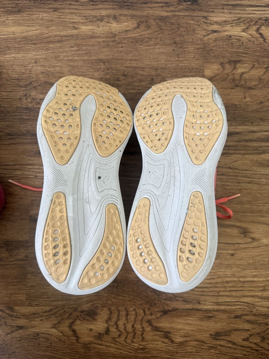 Asics Scarpe da donna: ASICS Gel-Nimbus 25 - EU 40.5 – Usato da Liestal venduto da mobl_ 5
