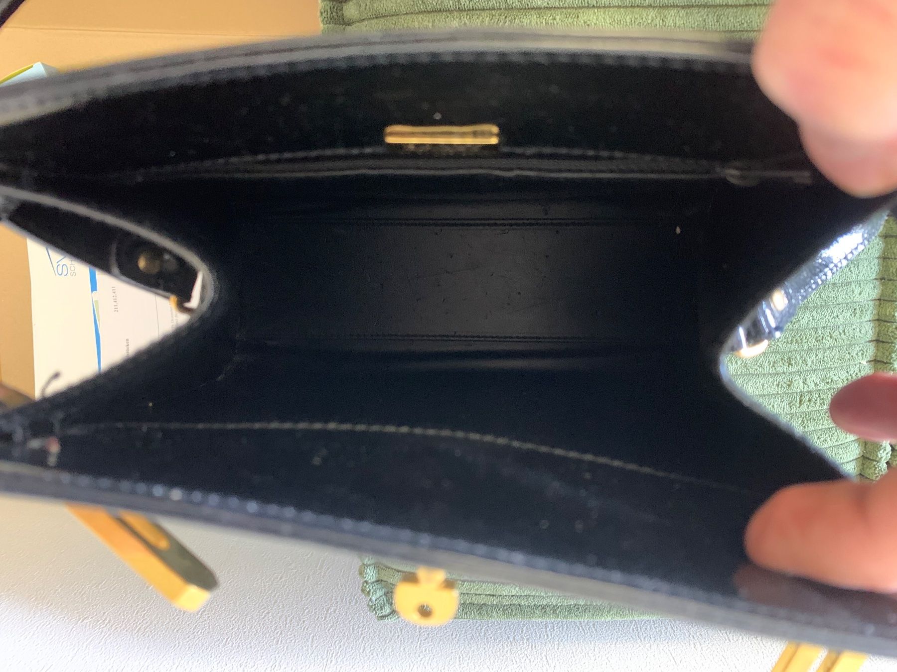 Taschen für Damen: Bally Lack und Leder Tasche in Schwarz – Gebraucht aus Winterthur von Compiorg 2