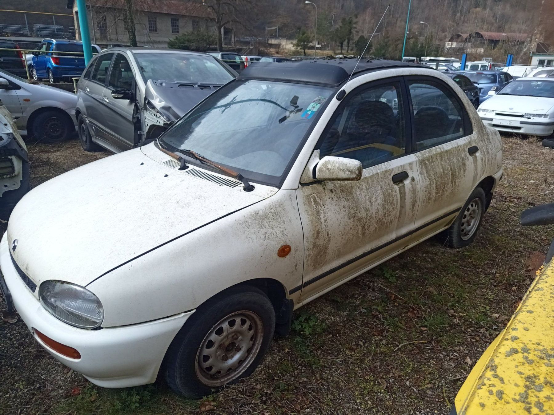 Mazda Automobili: Mazda 121 – Usato da Courrendlin venduto da alu_r525