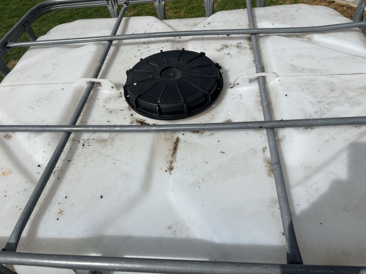 Abbeveratoi e trogoli: Wassertank 1000 Liter – Usato da Hombrechtikon venduto da Bruenel 6