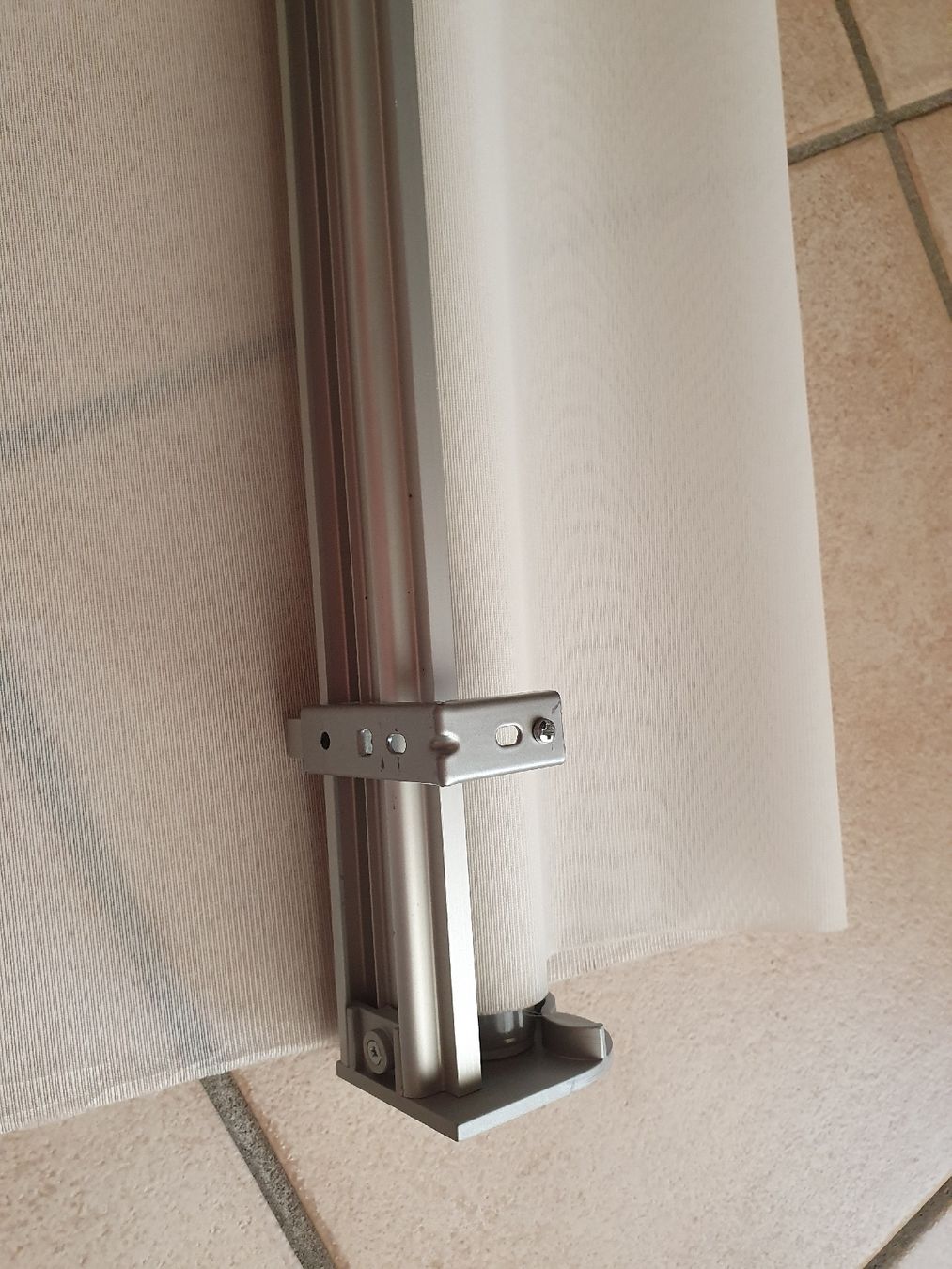 Tende: Fensterrollo gross, weiss Einzugautomatik – Usato da Unterlunkhofen venduto da SophieS. 2
