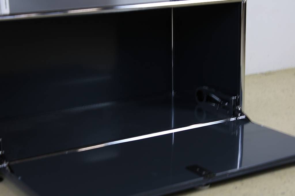 USM Regale: USM Sideboard Anthrazitgrau (Nr.3), neuwertig! – Gebraucht aus Meinisberg von atelier_TILIJA 3