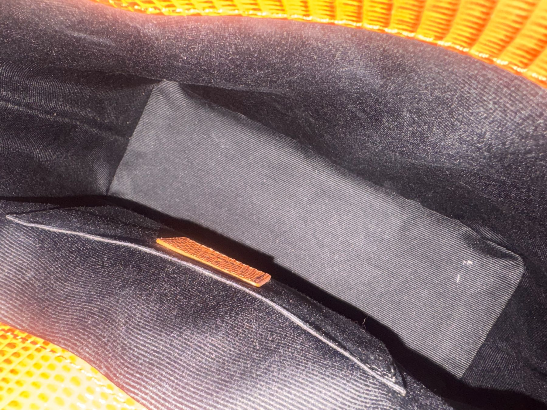 Aigner Taschen für Damen: Aigner Tasche – Gebraucht aus Knonau von geb_zc7b 5