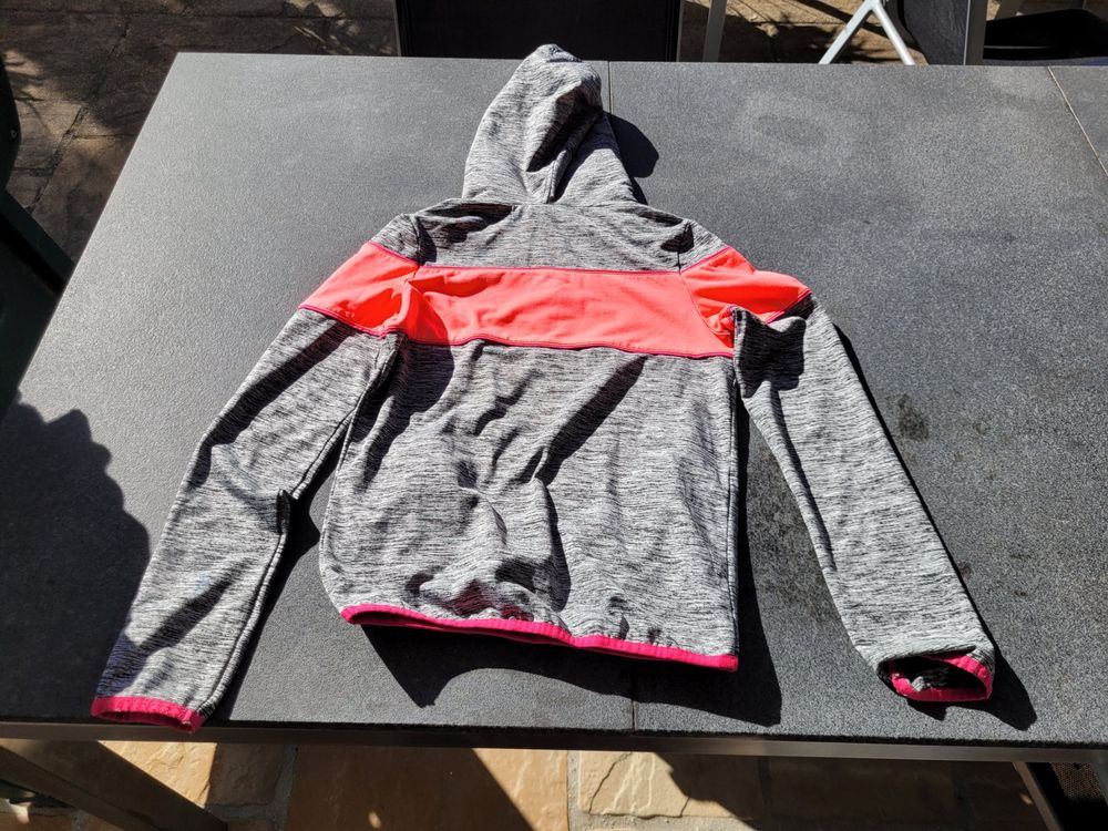 Pulls & Sweat-shirts: Hoodie, Trainer-Oberteil Gr.146/152 unisex – D'occasion à Oetwil am See par swisspeak 2