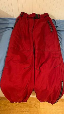 Super pantalon de ski pour enfant en très bon état