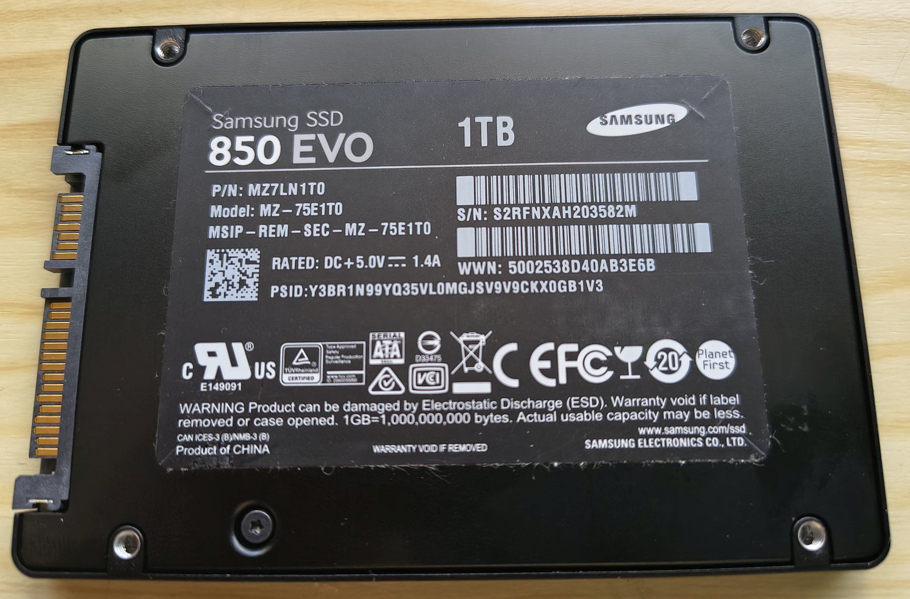 Samsung Dischi rigidi: Samsung 850 Evo 1TB SSD - Gratis Versand – Usato da Wangs venduto da Sdil 1