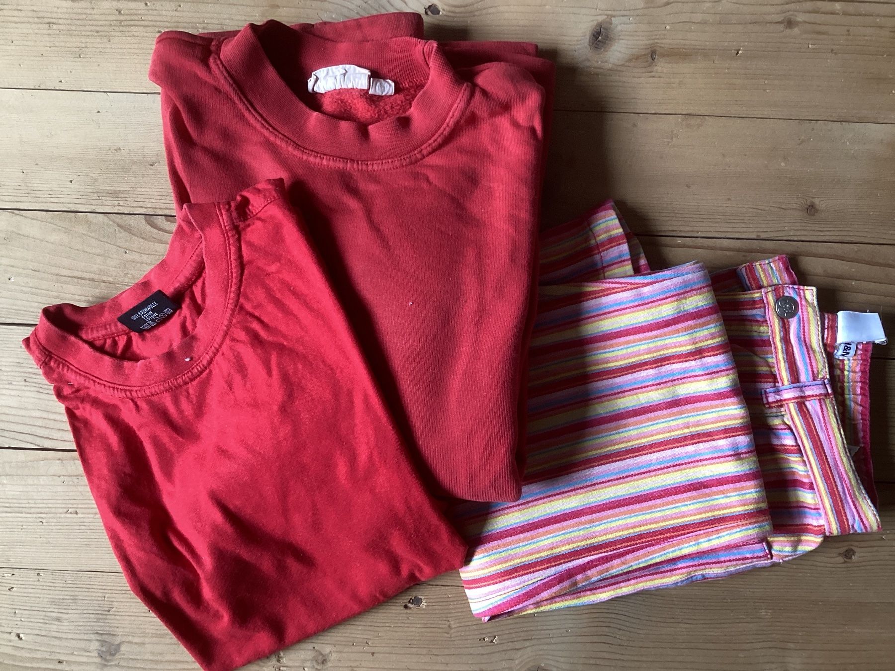 Lotti & Set di vestiti: Kleiderpaket in Grösse 140 – Usato da Muttenz venduto da bar_ws7n