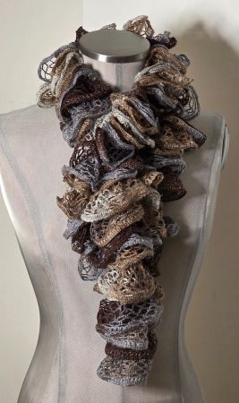 gehäkelter Rüschenschal - Schal - Foulard - Ruffle Scarf