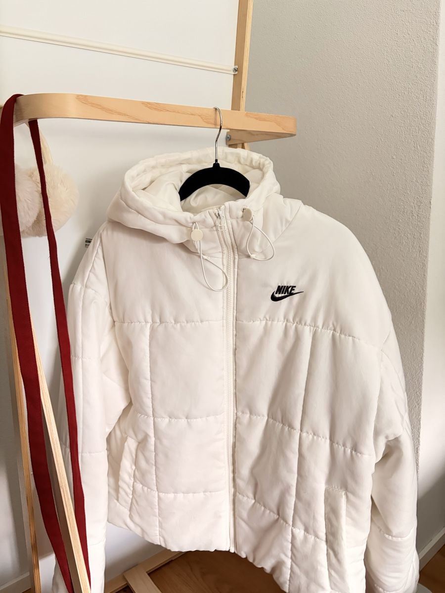 Nike Giacche: Nike Puffer Jacket – Nuovo (secondo la descrizione) da Horgen venduto da hll_5pd9