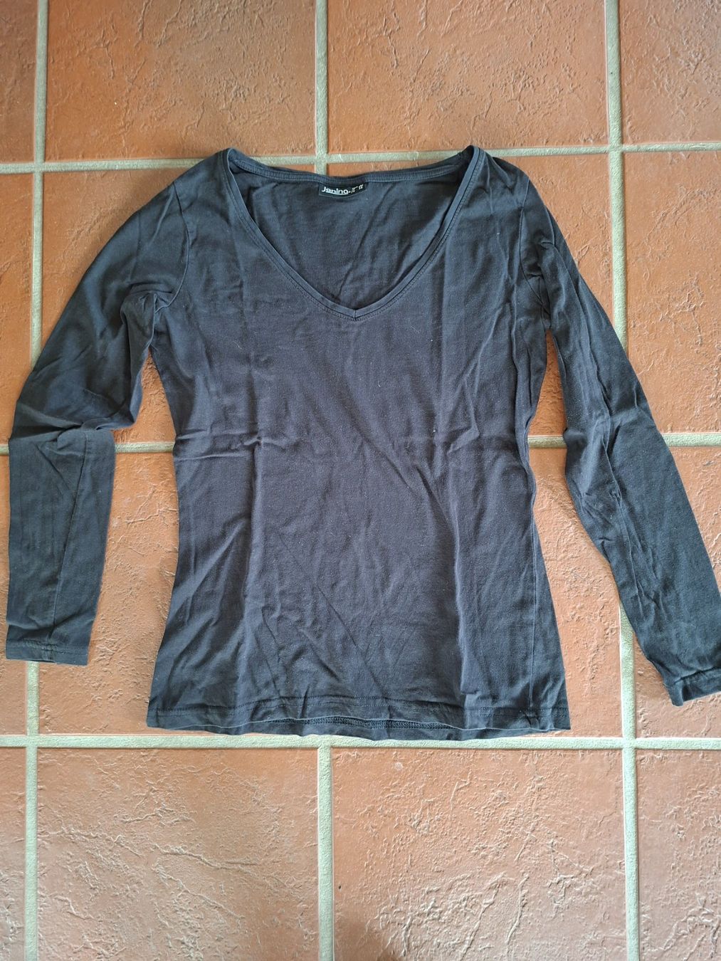 T-shirt: Janina & Atmosphere; 5 Stk. Basic Langarm-Shirt Gr. 36 – Usato da Boniswil venduto da Totomat-Lady 5