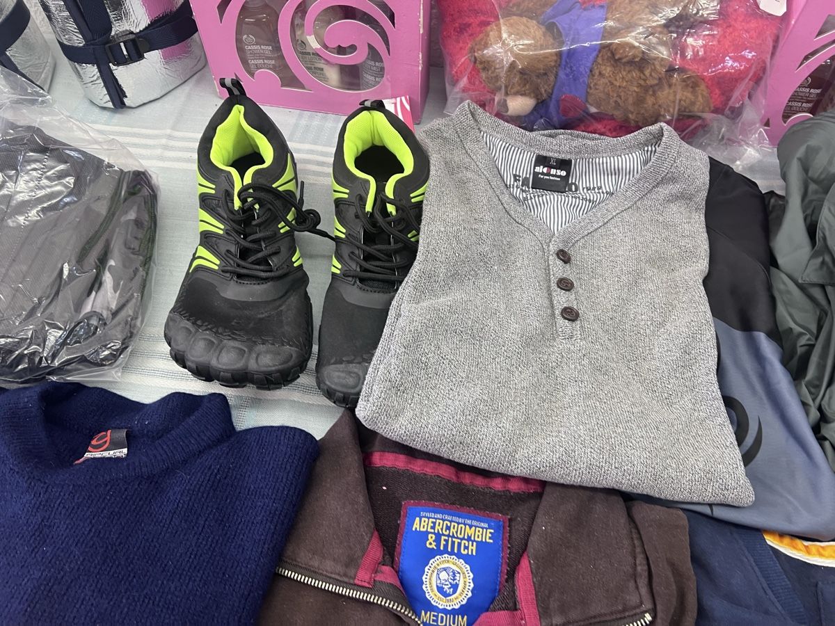 Kleiderpakete: Kleiderpaket (88) – Gebraucht aus Glattfelden von bro_f2vv 4