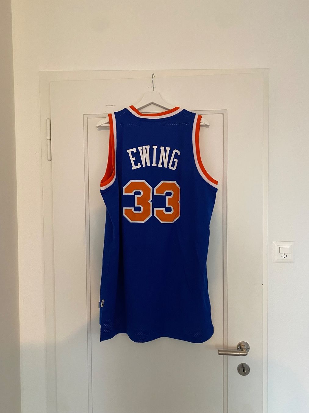 Canottiere & Pantaloni: Patrick Ewing New York Knicks Jersey Gr. M – Usato da Bern venduto da timothyvii 1