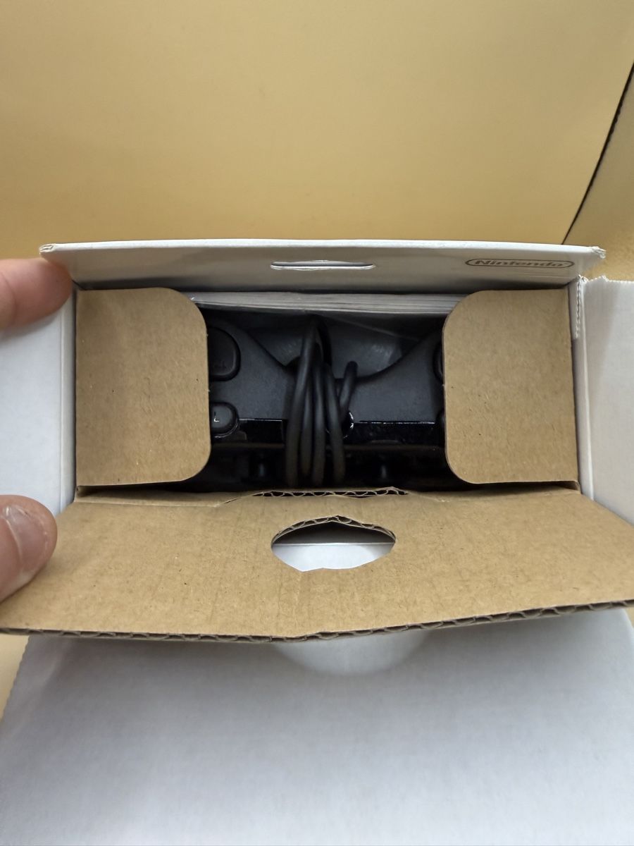 Nintendo Controller: Manette Wii Pro noire – Usato da Genève venduto da sho_67qj 3