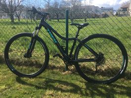 VTT TREK pour femmes. Très peu utilisé. Excellent état.
