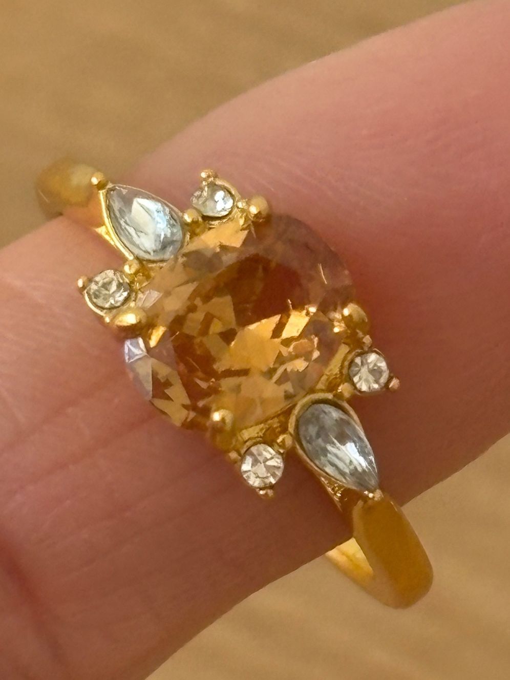 Anelli: Luxus Elegante Gr.19/9 Ring Farbe: Gold / – Nuovo (secondo la descrizione) da Biel-Bienne venduto da Roserosse13