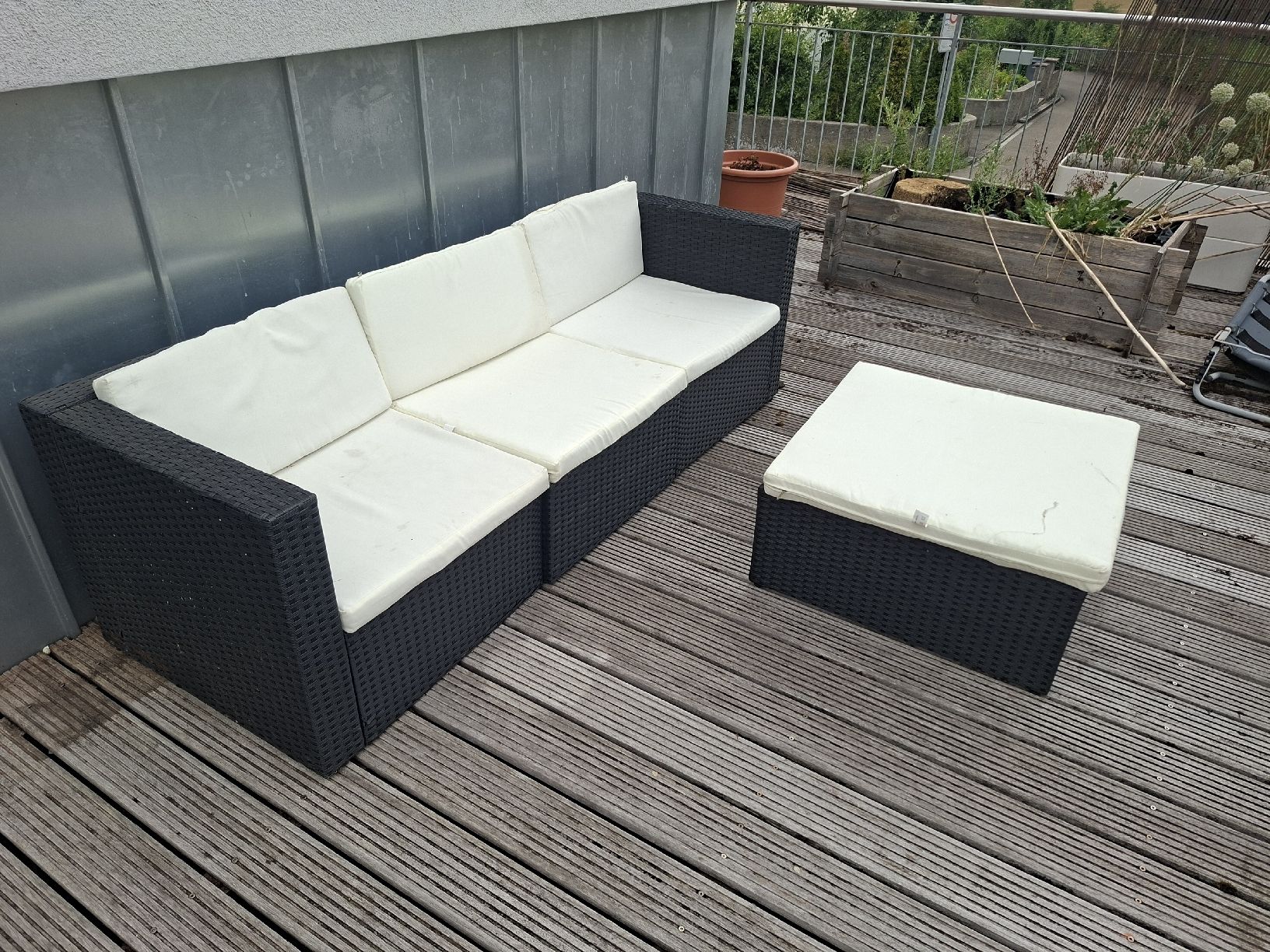 Set di tavolo e panche: Garten Sitzgruppe Polyrattan schwarz 3-Sitzer Sofa Tisch – Usato da Zürich venduto da Yves_007