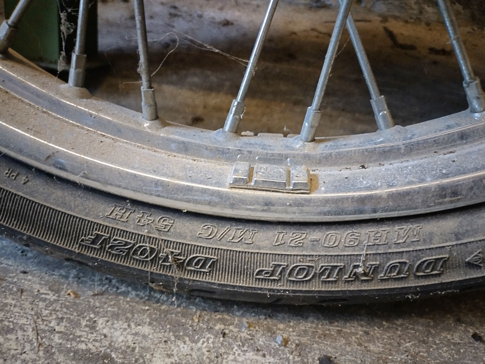 Harley-Davidson Pneus & Roues: Vorderrad Harley Davidson – D'occasion à Auw par CaroR79 3