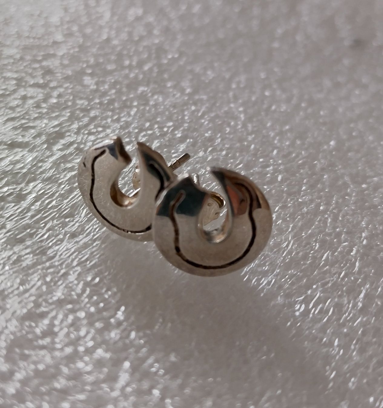 Orecchini pendenti & Orecchini a lobo: ZEITLOSE OHRRINGE STECKER IN SILBER 925 – Usato da Romanshorn venduto da BoutiqueA