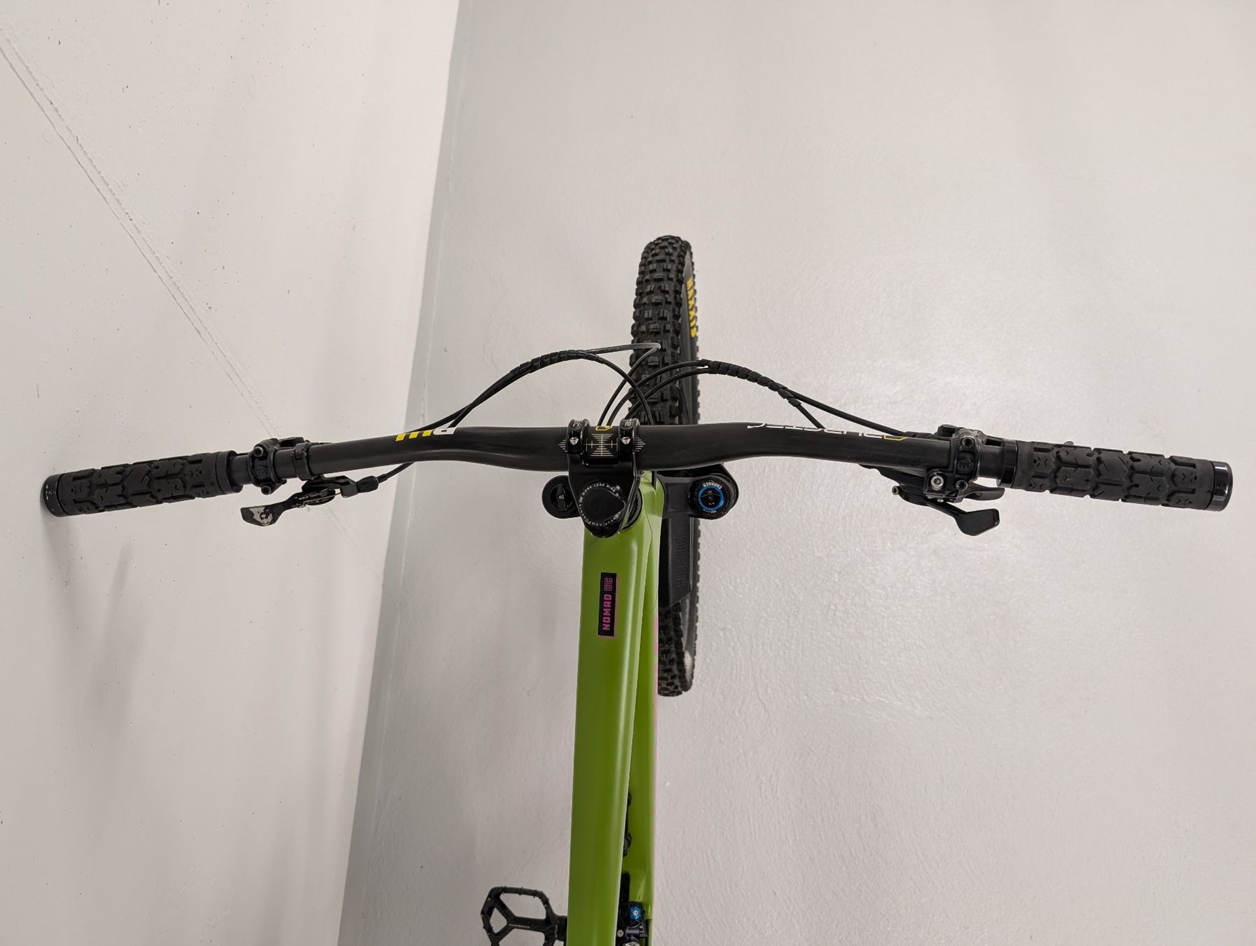 Santa Cruz Biciclette: Santa Cruz V5 Nomad CC L – Usato da Stäfa venduto da plinto 4