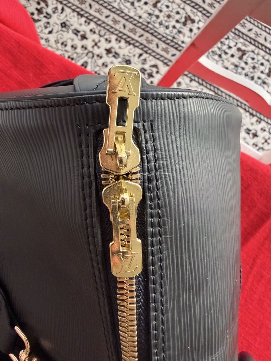 Louis Vuitton Borse: Louis Vuitton Keepall 45 Schwarz Epi – Usato da Adligenswil venduto da blossom_snap 3