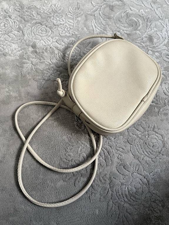Borse da donna: Kleine beige Umhängetasche – Usato da Grenchen venduto da Wolfine