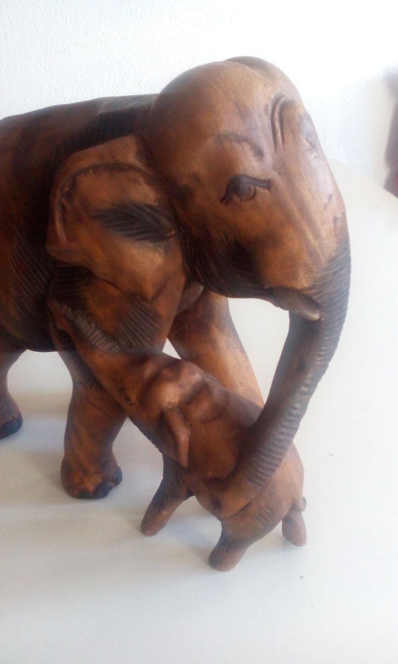 Statuette: ELEPHANTENMUTTER MIT JUNGTIER, EDELHOLZ, CA. 34 CM GROSS – Nuovo (secondo la descrizione) da Wattwil venduto da Pinguin041 2