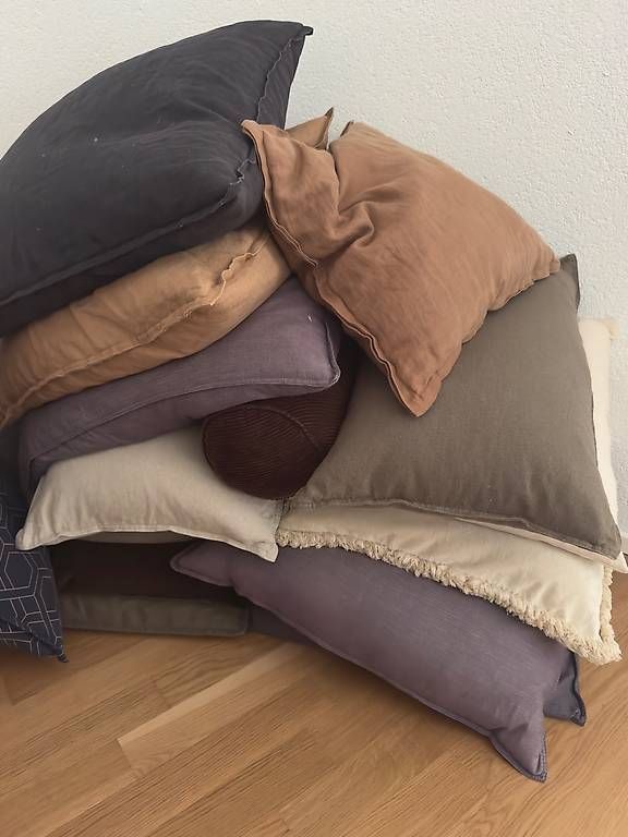 Coussins: Lot de 16 coussins – D'occasion à Yverdon-les-Bains par ele_z7jf