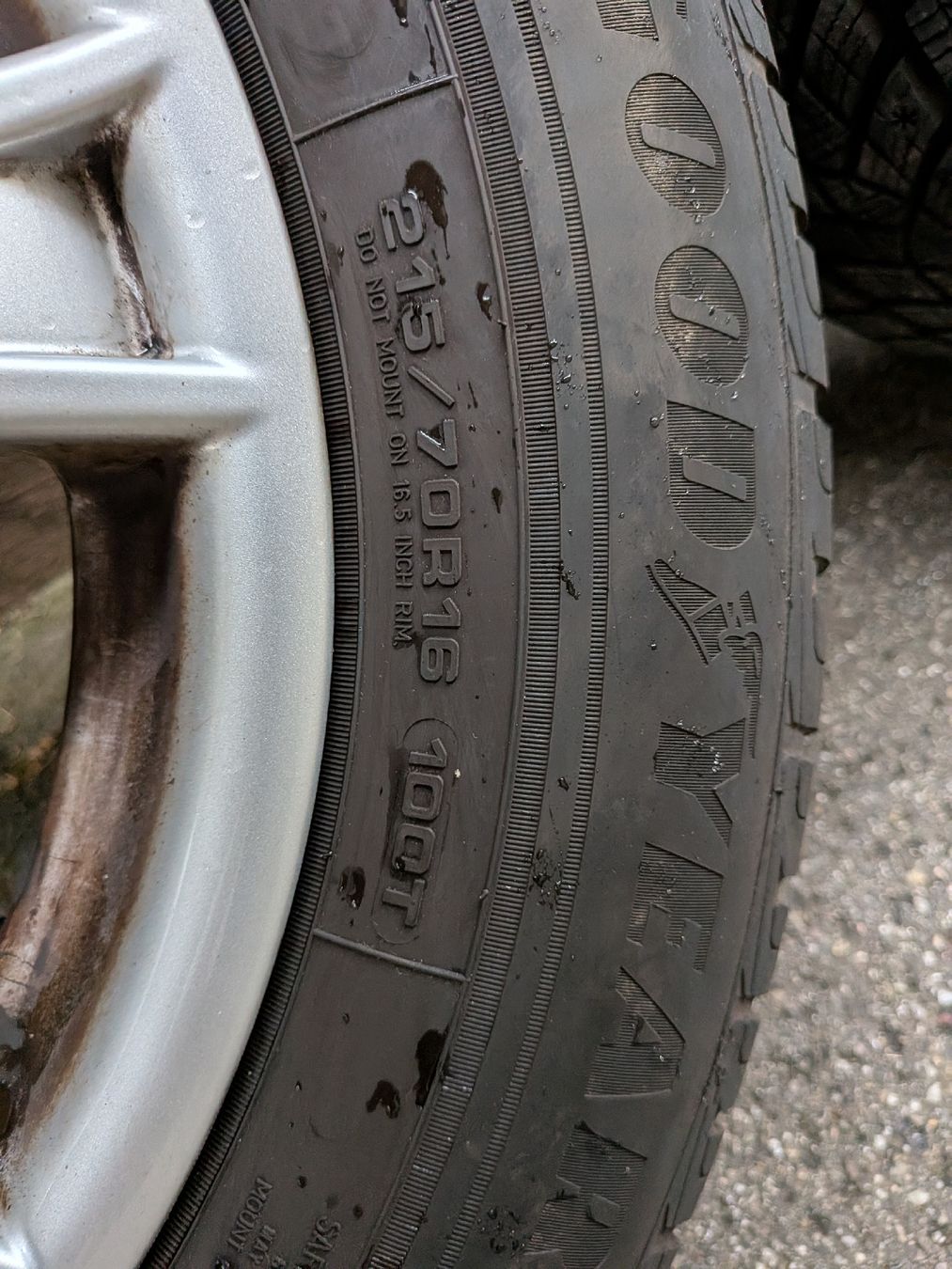 Pneus & Roues: Goodyear UltraGrip Performance+ 215/70R16  – D'occasion à Riehen par erh_ls6b 2
