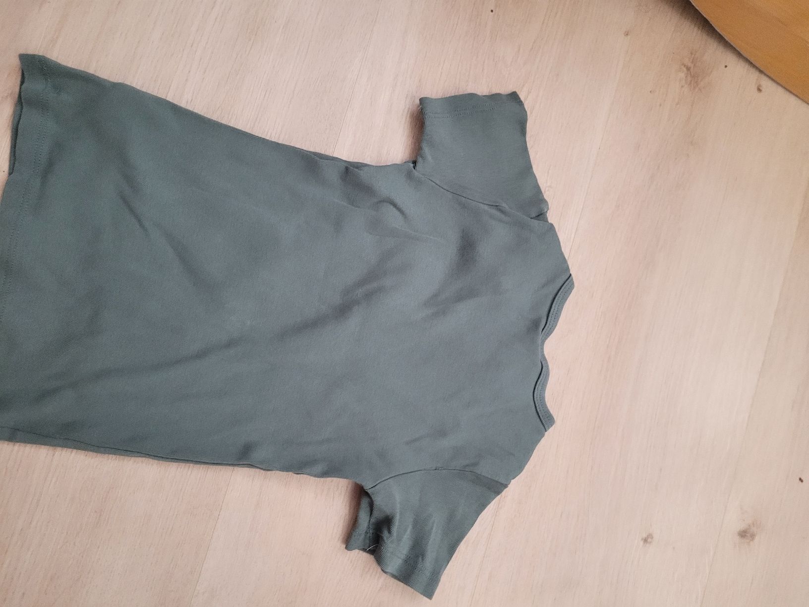 Chemises, T-shirts & Polos: t-shirt Gr. 104 – D'occasion à Lupsingen par sta_wgg5 3