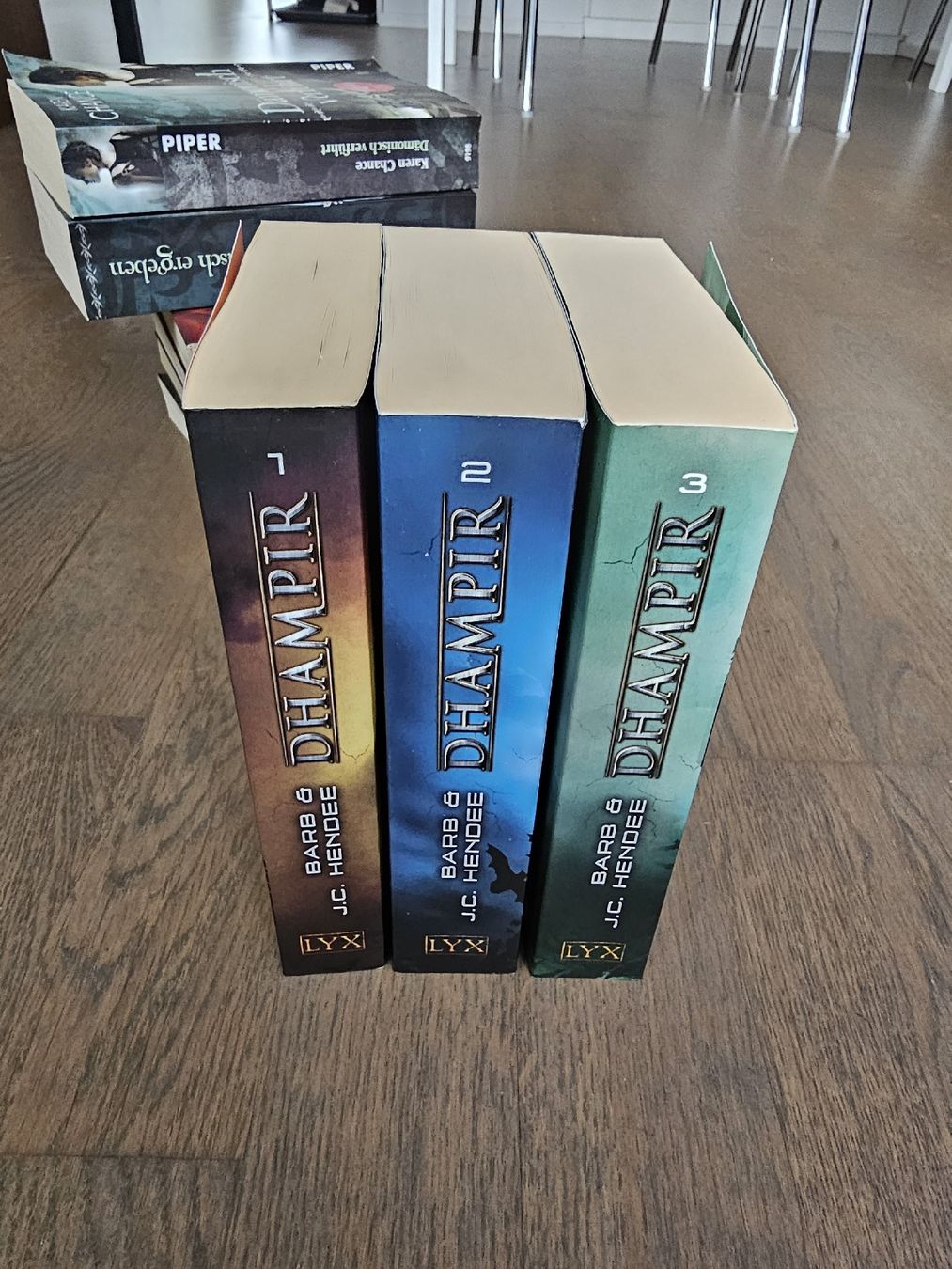 Libri: Dhampir - Barb Hendee – Usato da Hinterforst venduto da impatiently 2