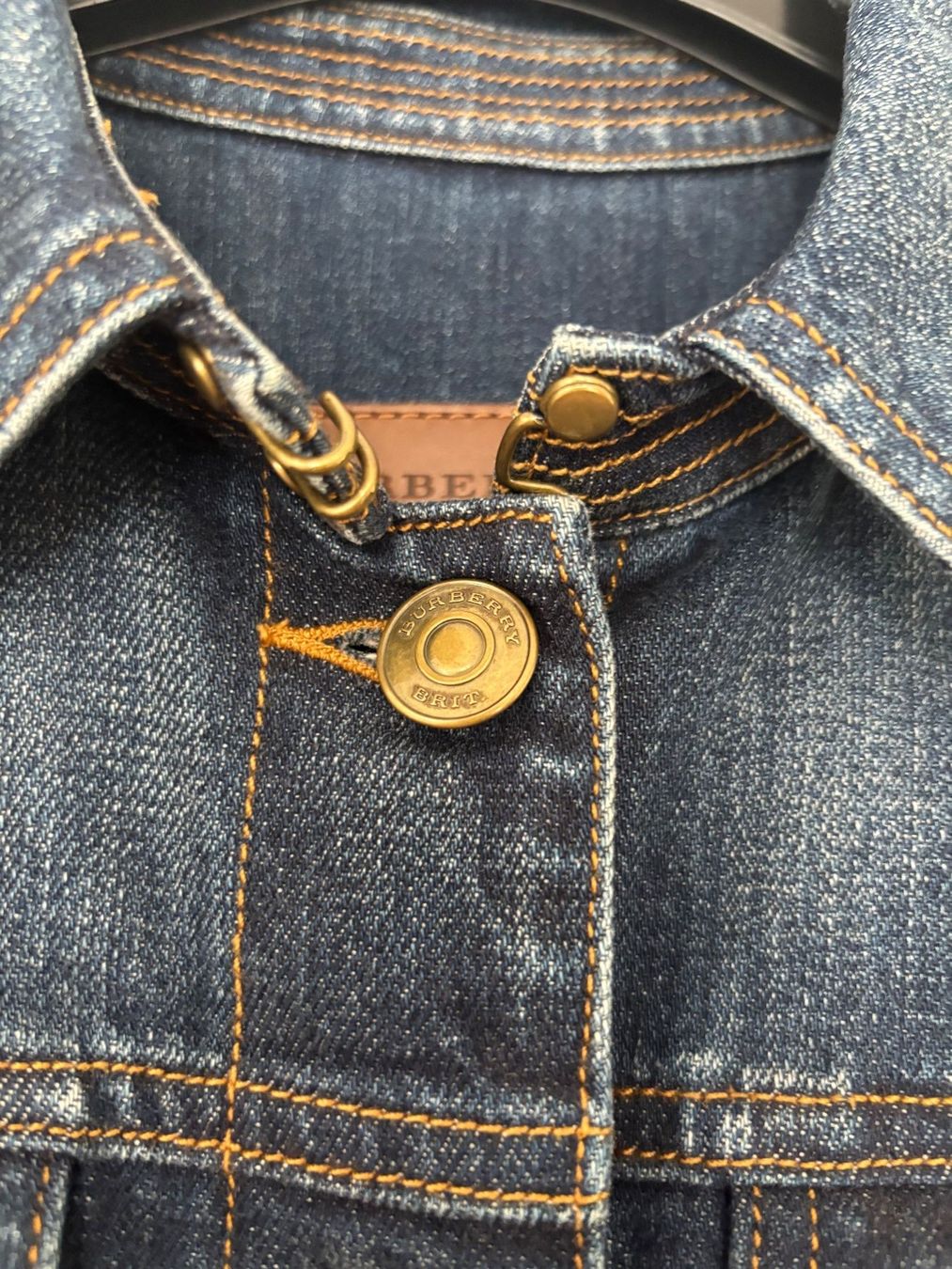 Burberry Jacken: BURBERRY  Jeansjacke tailliert , elastisch 34 – Gebraucht aus Herrliberg von mayfi 5