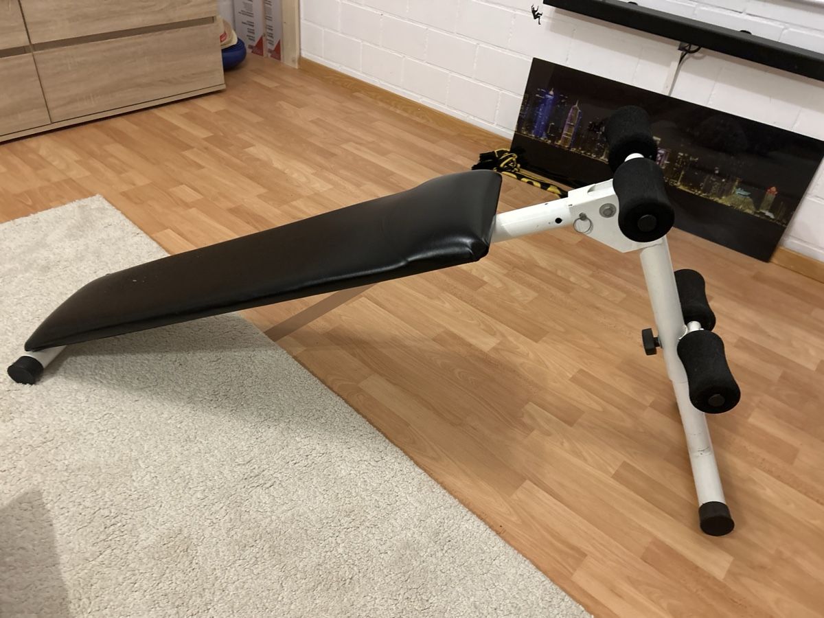 Hometrainer: Banc de musculation abdominale - État impeccable! – Usato da cordast venduto da rafi85