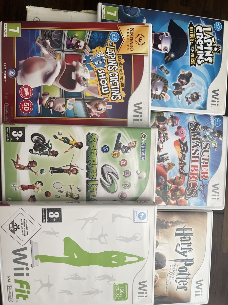 Nintendo Console: Console Wii avec jeux et accessoires – Usato da Lausanne venduto da fai_nfg5 2