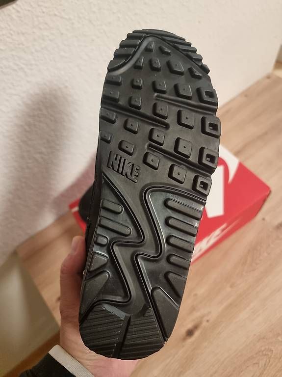 Nike Scarpe da uomo: Nike Air Max 90 (EUR 38.5) – Nuovo e nell'imballaggio originale da Brüttisellen venduto da zweezy 4