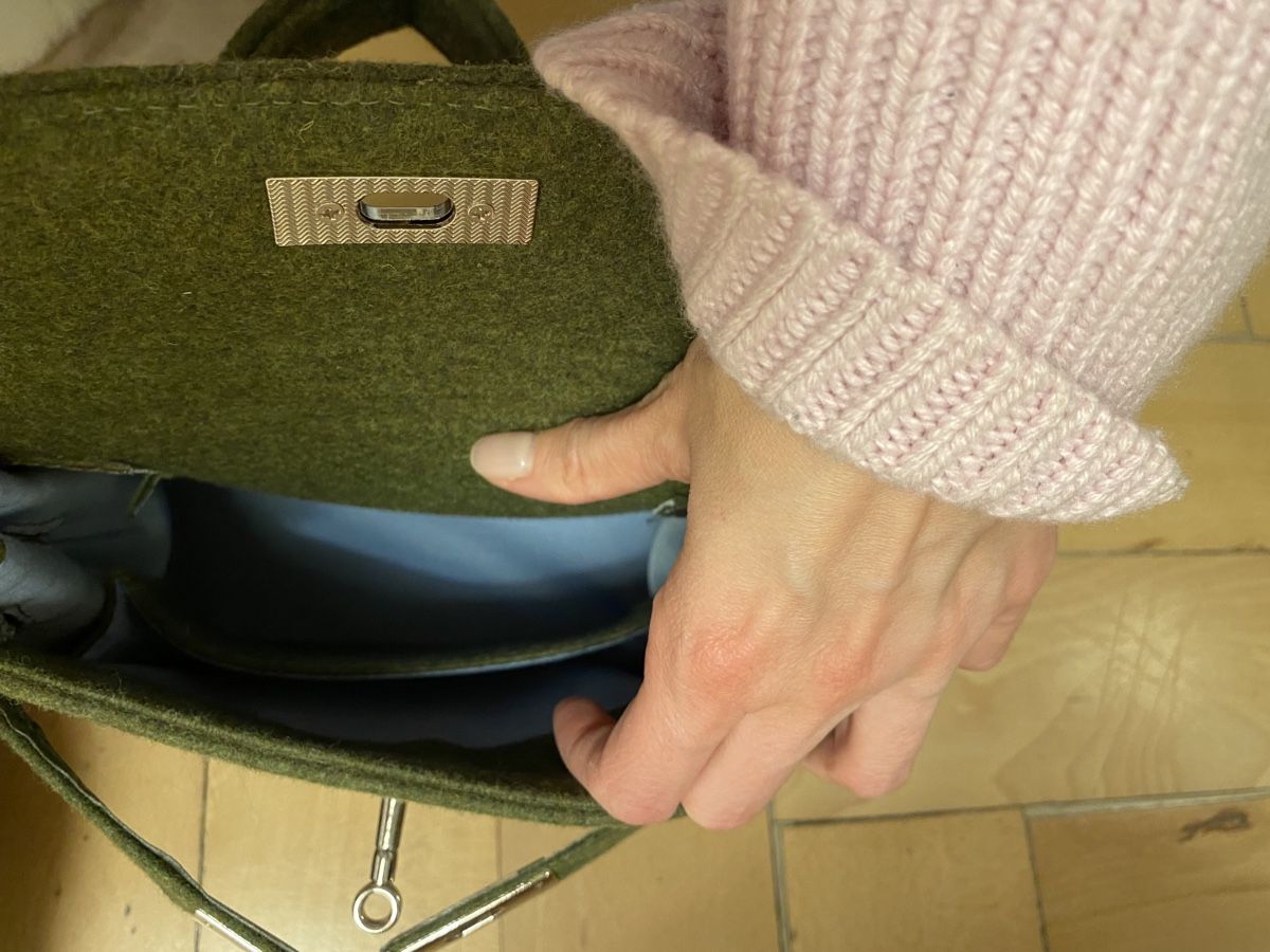 Borse da donna: Wunderschöne Tasche aus Filz – Usato da Erlenbach ZH venduto da itemstobepruchased 3